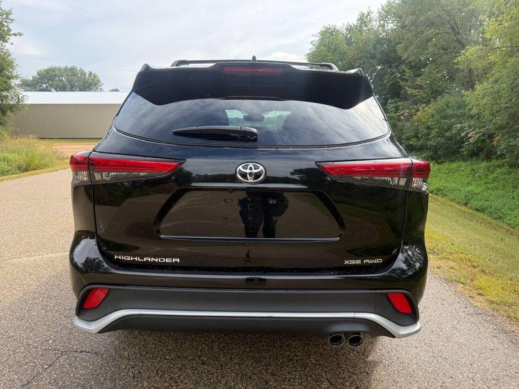 used 2021 Toyota Highlander car, priced at $28,999
