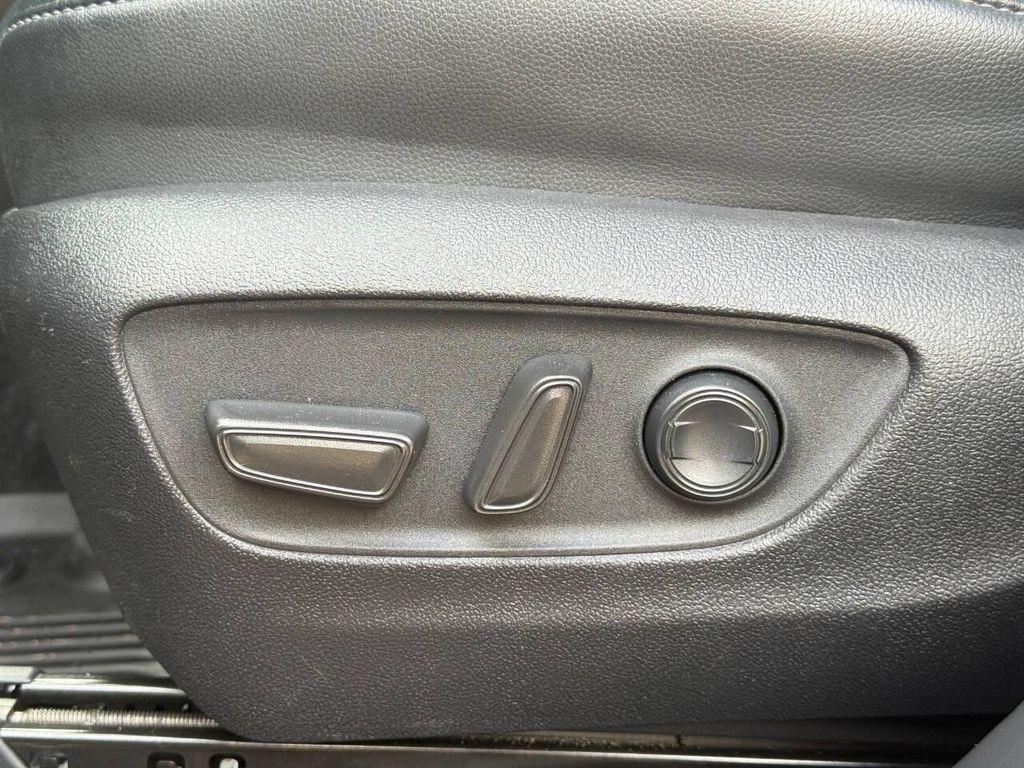 used 2021 Toyota Highlander car, priced at $28,999