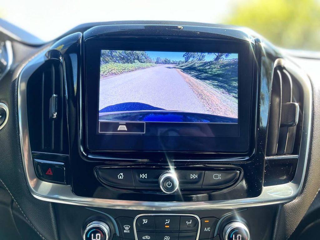 used 2023 Chevrolet Traverse car, priced at $27,999