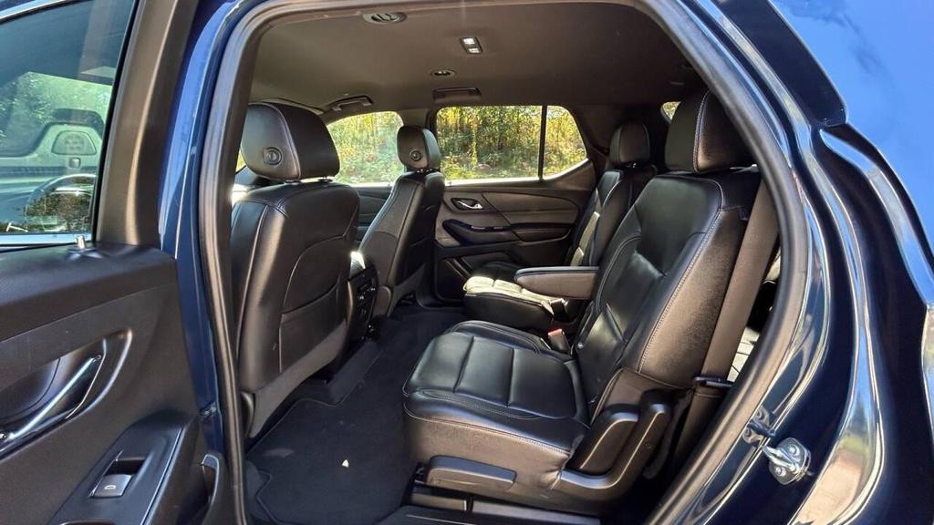 used 2023 Chevrolet Traverse car, priced at $27,999