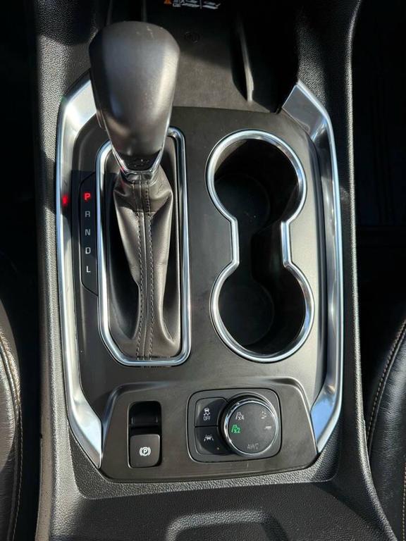 used 2021 Chevrolet Traverse car, priced at $27,499