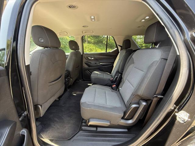 used 2021 Chevrolet Traverse car, priced at $24,299