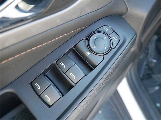 used 2023 Chevrolet Traverse car, priced at $31,999