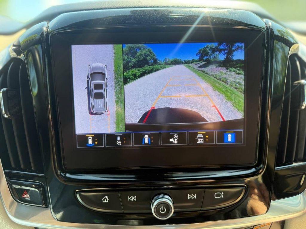 used 2023 Chevrolet Traverse car, priced at $31,999