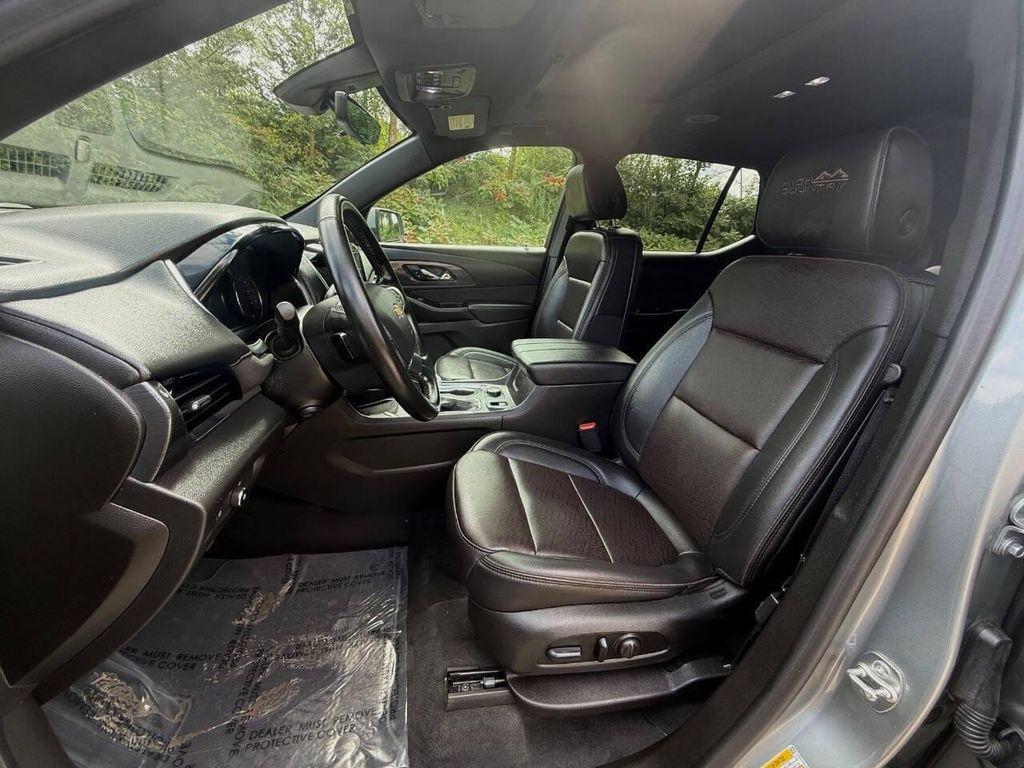 used 2023 Chevrolet Traverse car, priced at $33,999
