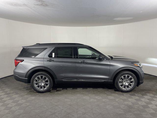 new 2025 Ford Explorer car, priced at $45,677