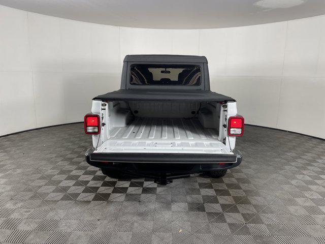 used 2022 Jeep Gladiator car, priced at $35,497