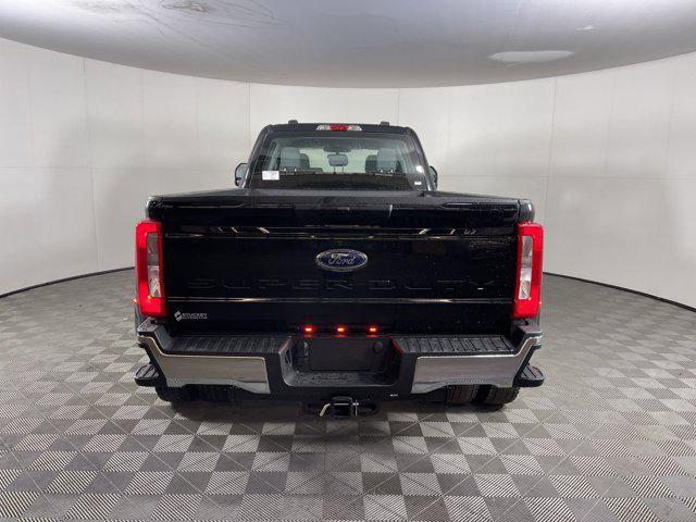 new 2025 Ford F-450 car, priced at $75,290