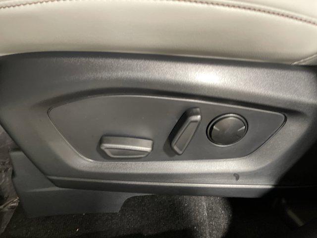 new 2025 Ford Explorer car, priced at $43,677
