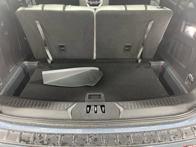 new 2025 Ford Explorer car, priced at $44,000