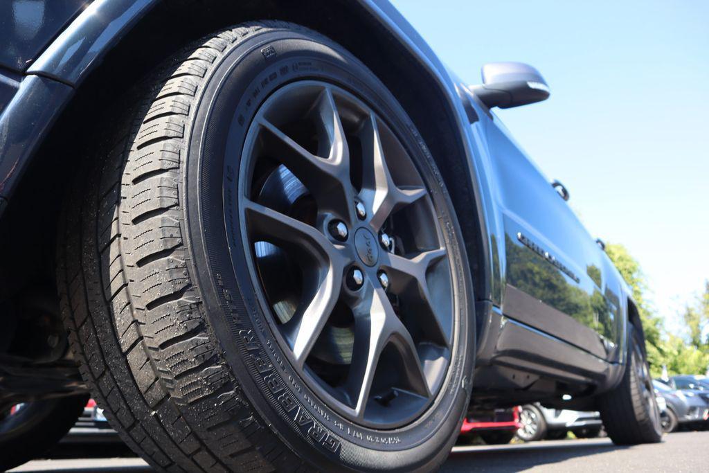 used 2021 Jeep Grand Cherokee car, priced at $22,285