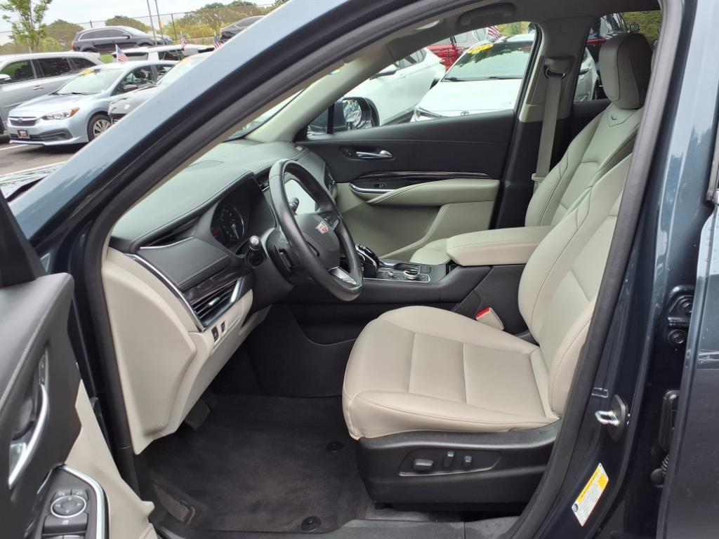 used 2020 Cadillac XT4 car, priced at $20,137