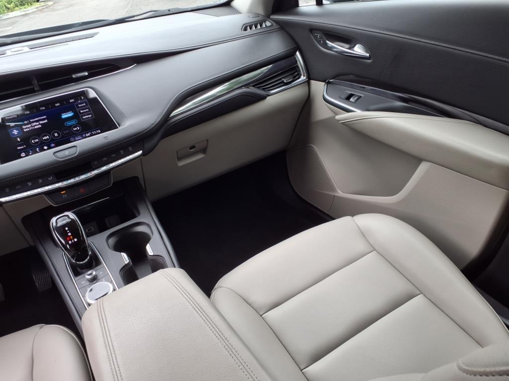 used 2020 Cadillac XT4 car, priced at $20,137