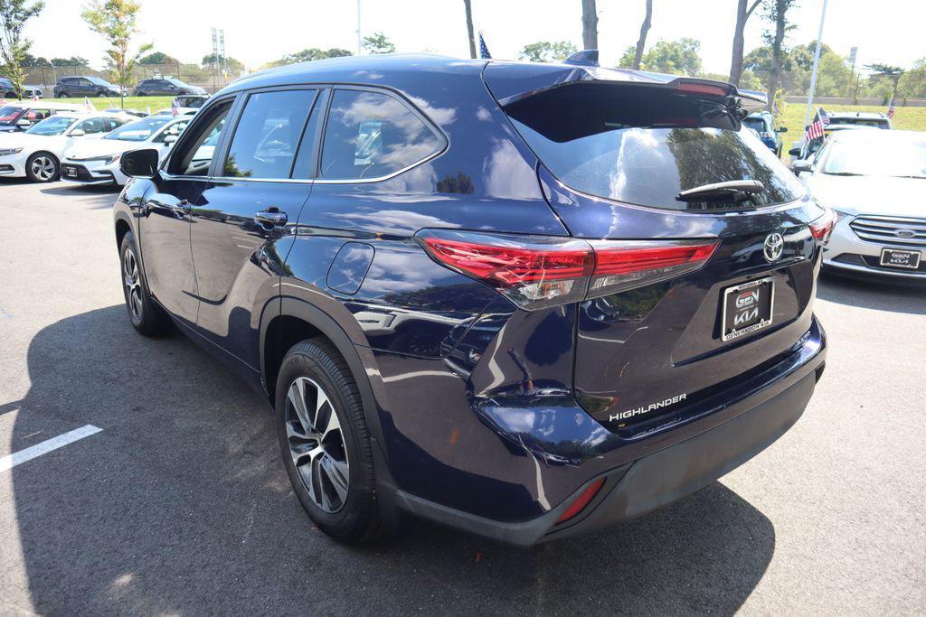 used 2023 Toyota Highlander car, priced at $36,629