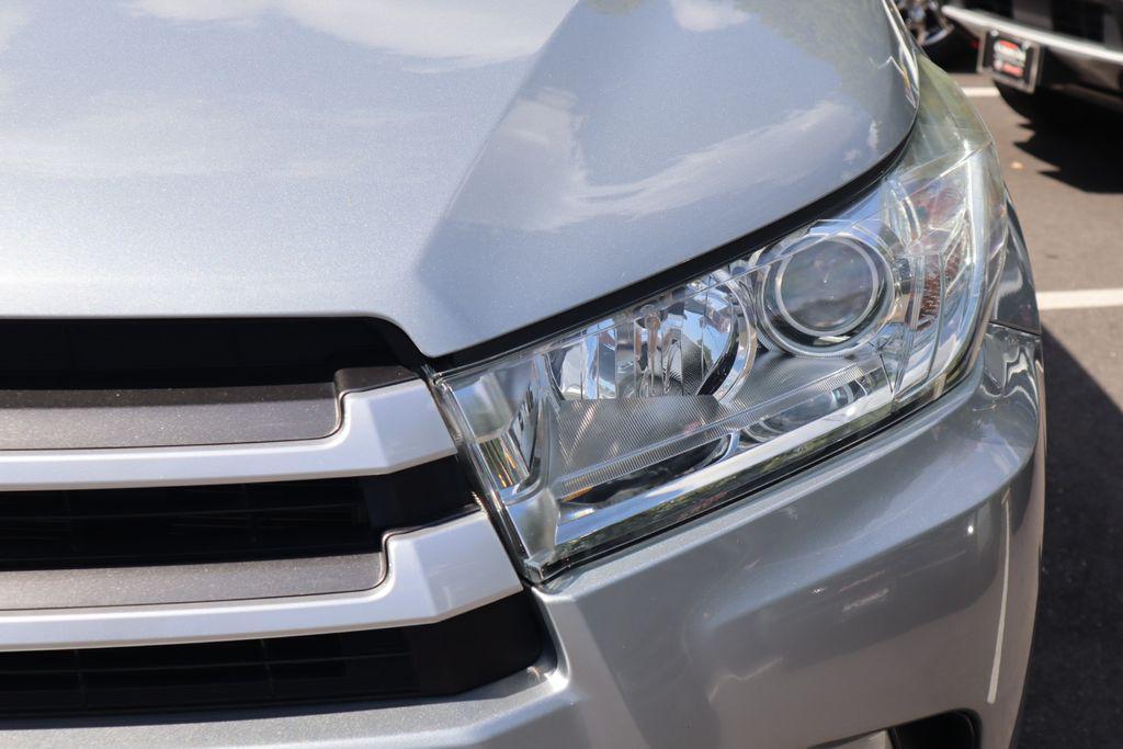 used 2019 Toyota Highlander car, priced at $29,199