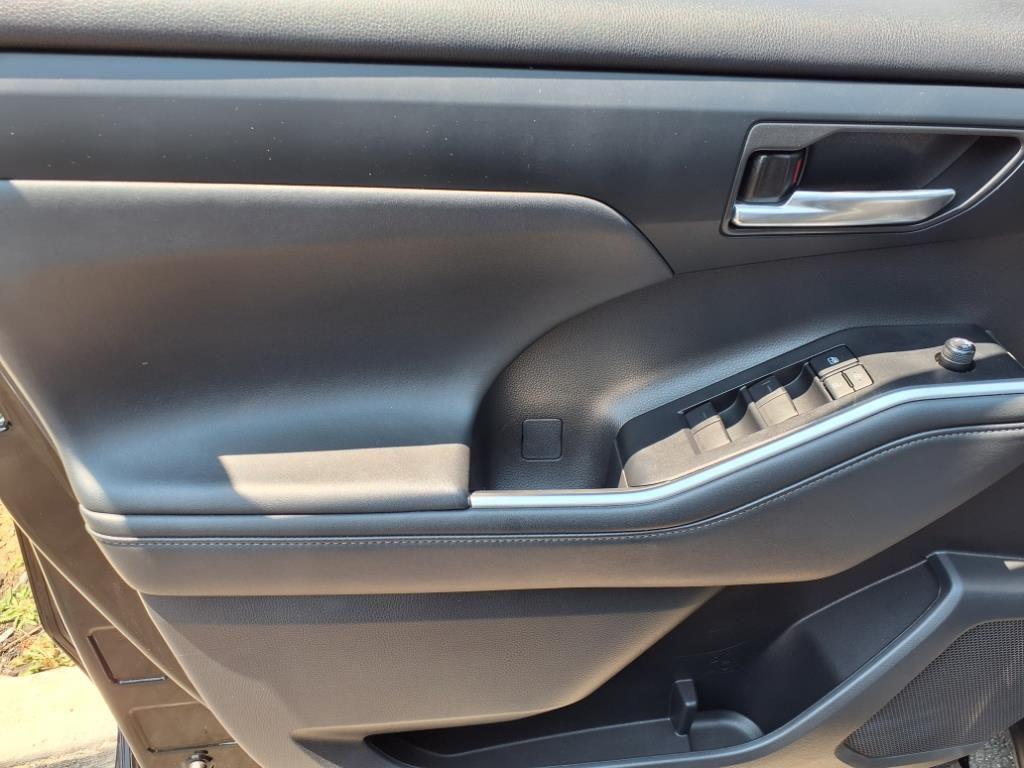 used 2022 Toyota Highlander car, priced at $36,945