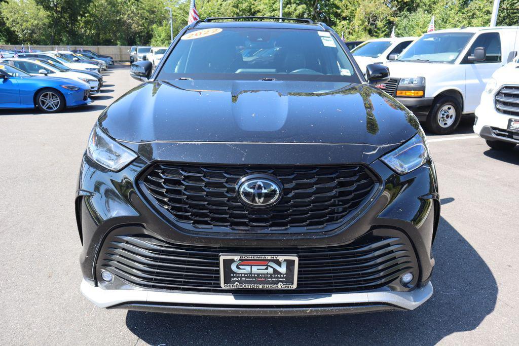 used 2022 Toyota Highlander car, priced at $35,787