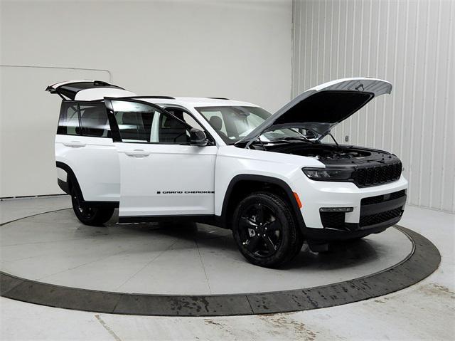 new 2025 Jeep Grand Cherokee L car, priced at $49,185