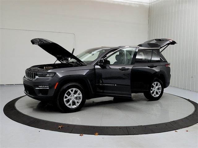 used 2023 Jeep Grand Cherokee car, priced at $32,379