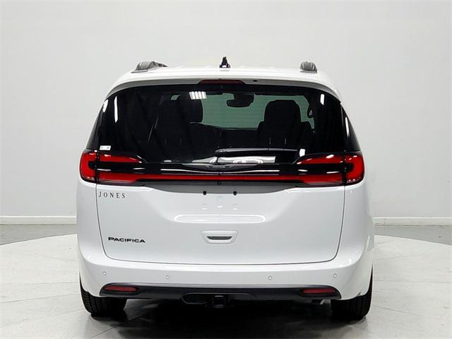 new 2024 Chrysler Pacifica car, priced at $40,079