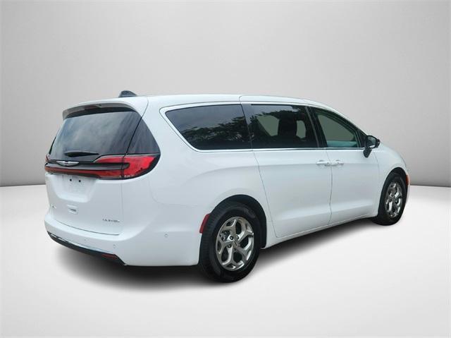 new 2024 Chrysler Pacifica car, priced at $52,237