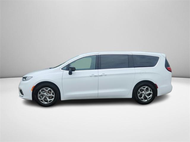 new 2024 Chrysler Pacifica car, priced at $52,237