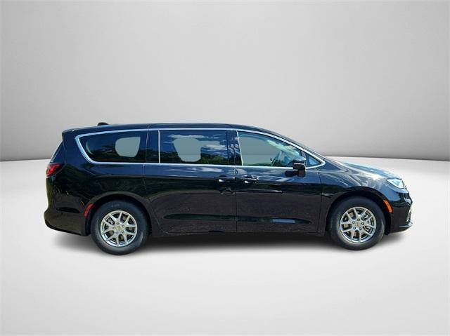 new 2024 Chrysler Pacifica car, priced at $43,700