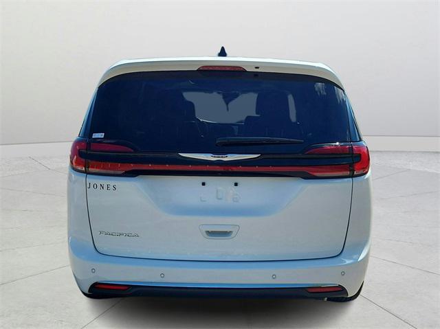 new 2024 Chrysler Pacifica car, priced at $40,953