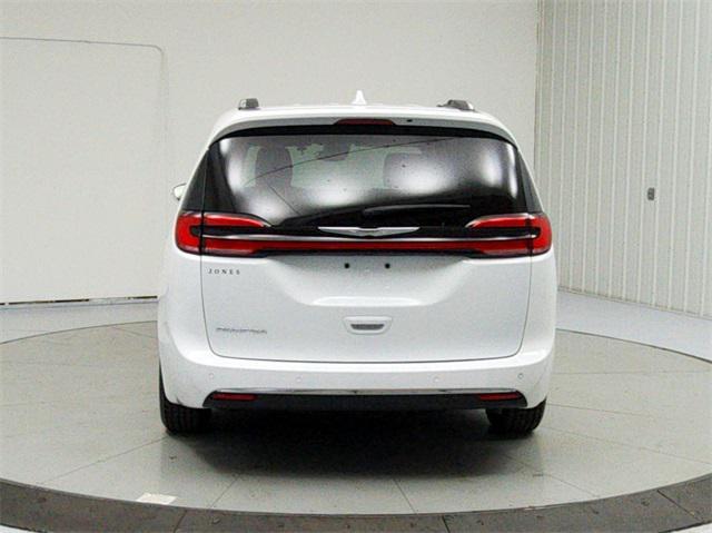 used 2021 Chrysler Pacifica car, priced at $20,784