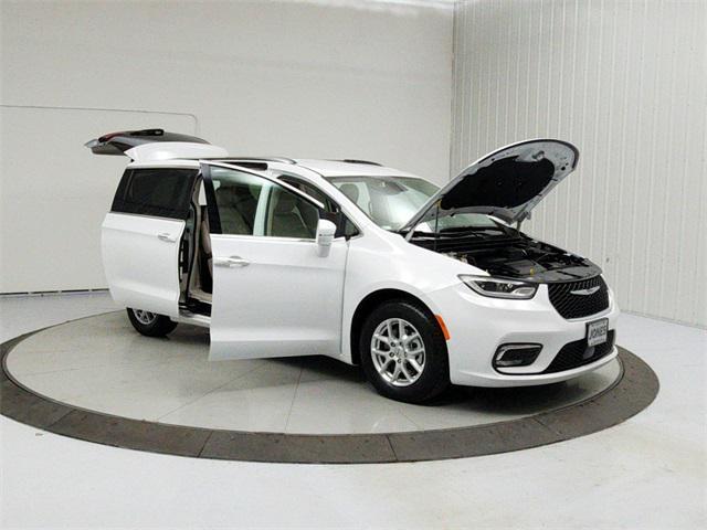 used 2021 Chrysler Pacifica car, priced at $20,784