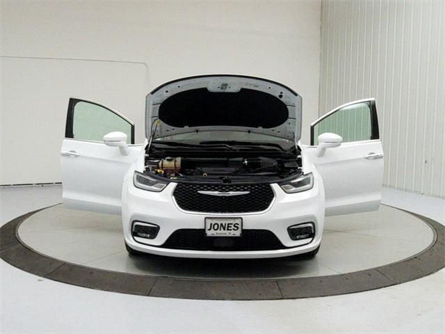 used 2021 Chrysler Pacifica car, priced at $20,784