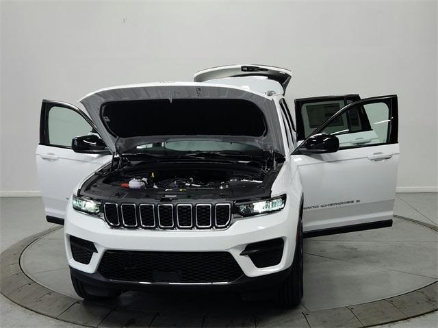 new 2024 Jeep Grand Cherokee car, priced at $38,404