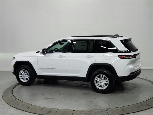 new 2024 Jeep Grand Cherokee car, priced at $38,404