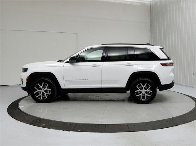 new 2025 Jeep Grand Cherokee car, priced at $44,647