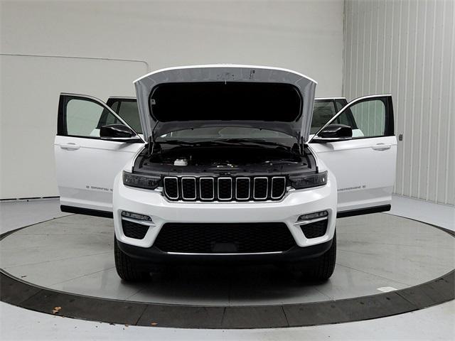 new 2025 Jeep Grand Cherokee car, priced at $44,647