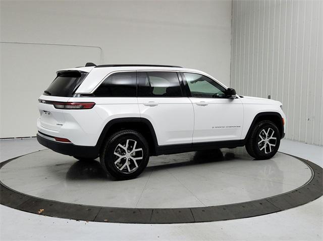 new 2025 Jeep Grand Cherokee car, priced at $44,647