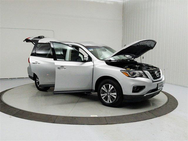 used 2020 Nissan Pathfinder car, priced at $18,462