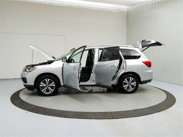 used 2020 Nissan Pathfinder car, priced at $18,462