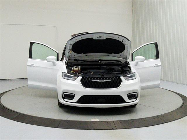 used 2022 Chrysler Pacifica car, priced at $20,996