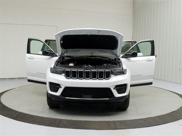 new 2025 Jeep Grand Cherokee car, priced at $38,820