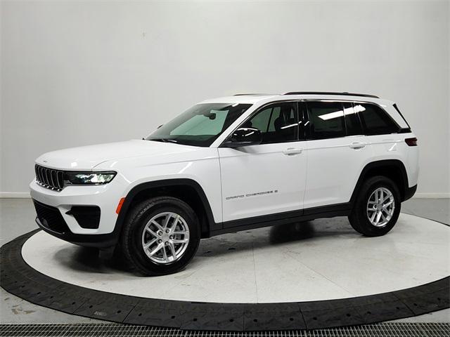 new 2024 Jeep Grand Cherokee car, priced at $35,550