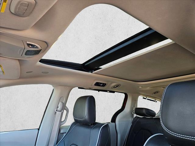 used 2023 Chrysler Pacifica car, priced at $39,288