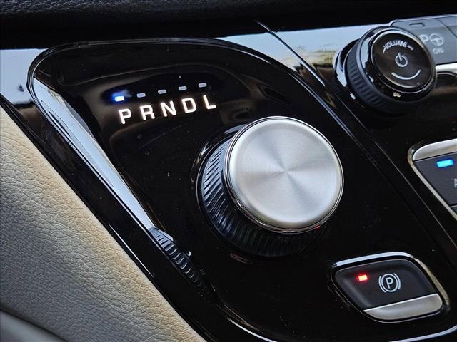 used 2023 Chrysler Pacifica car, priced at $39,288