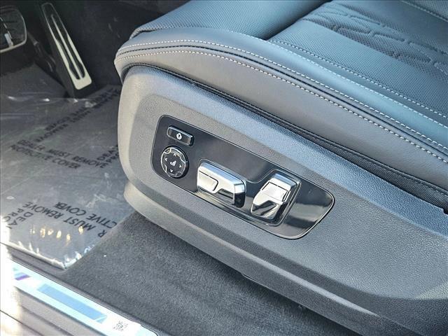 new 2026 BMW X7 car, priced at $102,430