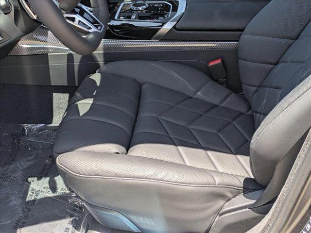 new 2025 BMW 760 car, priced at $152,360