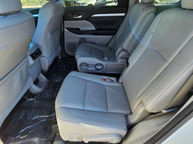 used 2016 Toyota Highlander car, priced at $21,995