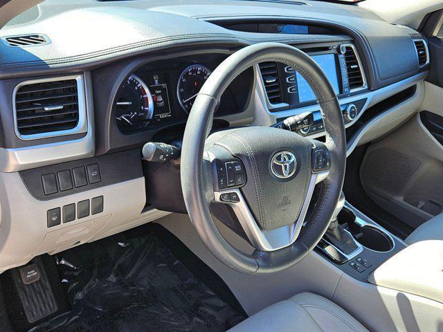 used 2016 Toyota Highlander car, priced at $21,995