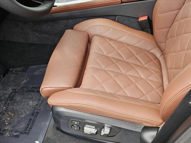 new 2025 BMW X7 car, priced at $93,700