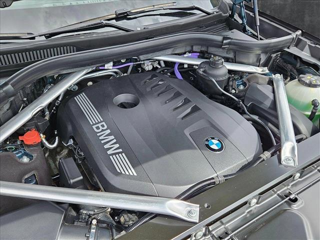new 2025 BMW X7 car, priced at $93,700