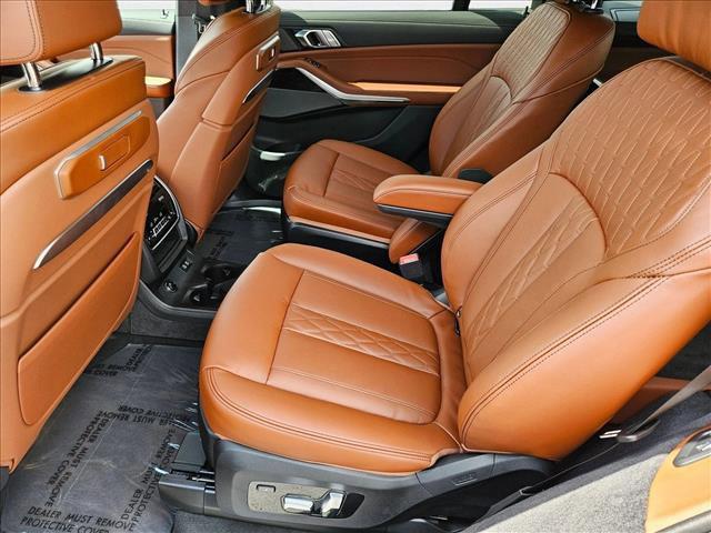 new 2026 BMW X7 car, priced at $102,875